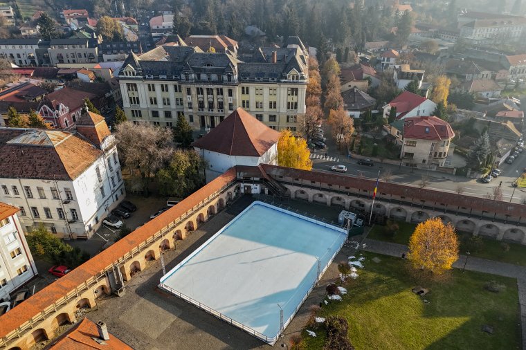 Pénteken nyitják meg a korcsolyapályát a várban