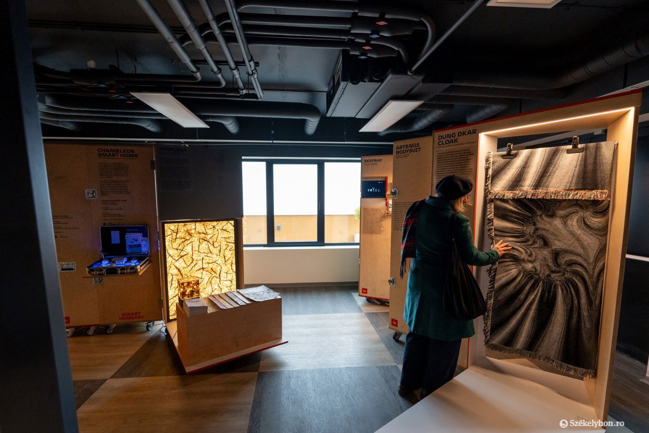 Smart Hungary 2.0 kiállítás az IncubCenter aulájában •  Fotó: Haáz Vince