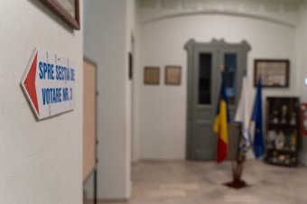 Véget ért a kampány, vasárnap elnököt választ Románia