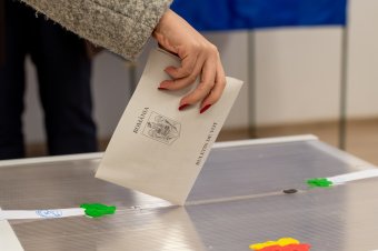 Parlamenti megmérettetés az elnökválasztási sokk után: ismét urnák elé várják a romániai polgárokat