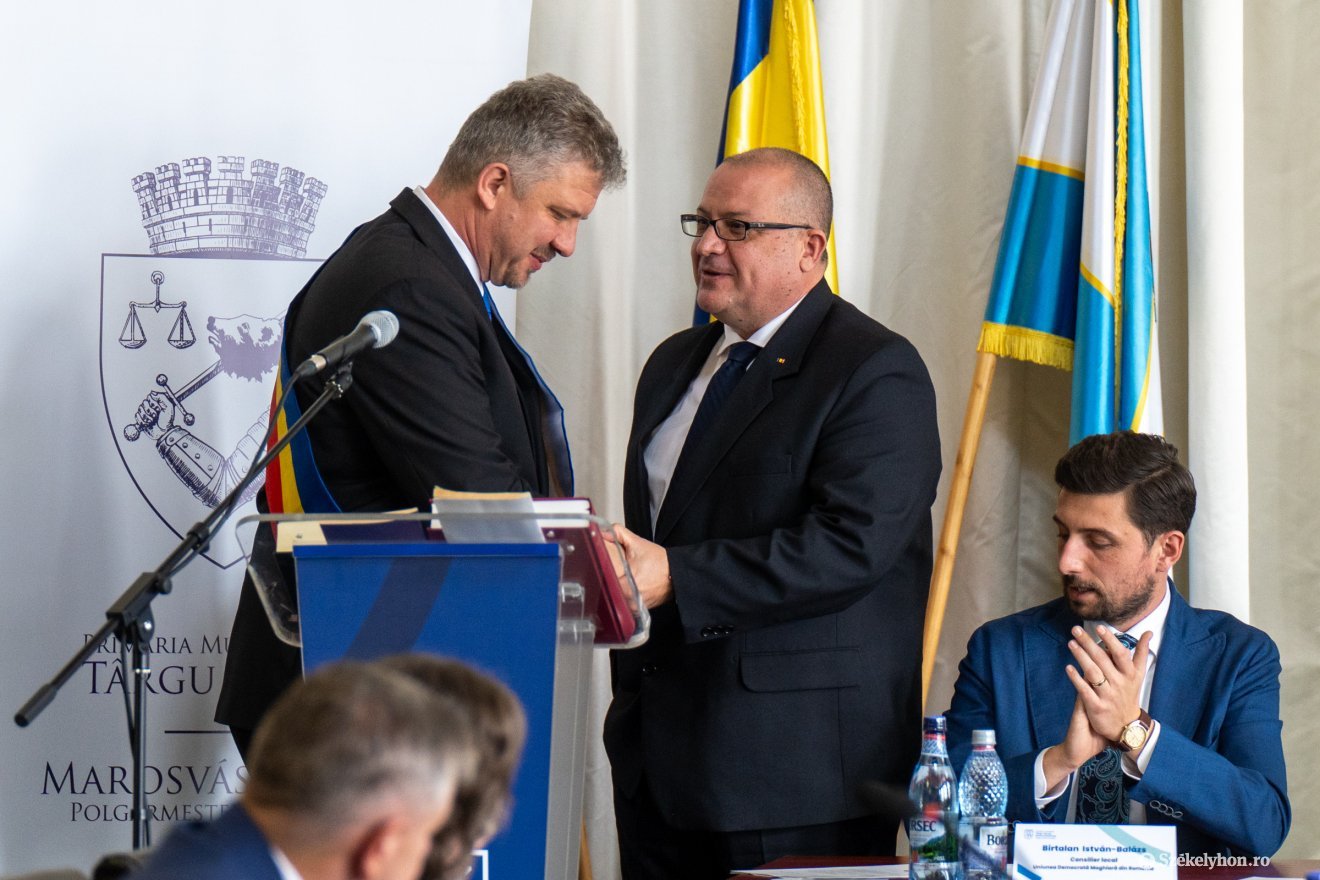 Soós Zoltán és Ovidiu Butuc prefektus •  Fotó: Haáz Vince
