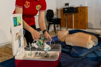 Nagyvárad ebben is élen járna: életmentő defibrillátorokért indul jótékonysági akció