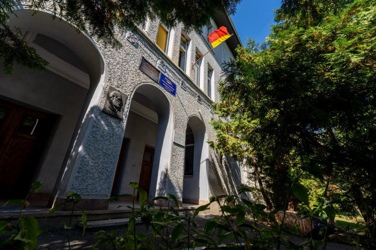 Van, akire hárítani, ha három iskola működik egyetlen épületben
