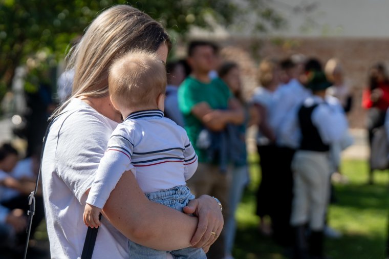 Amiből soha nem elég: továbbra is nevelőszülőket keres a gyermekvédelem