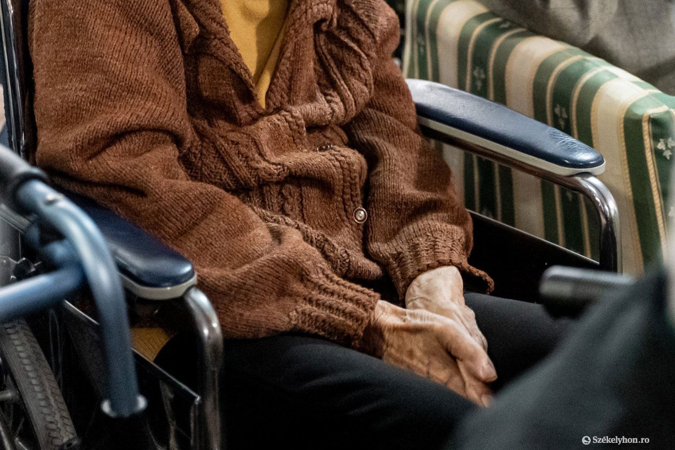 Az idősotthonban az átlagéletkor 88 év fölött van: Az igény a társaságra ilyenkor kiemelten fontos. Képünk illusztráció • Fotó: Haáz Vince