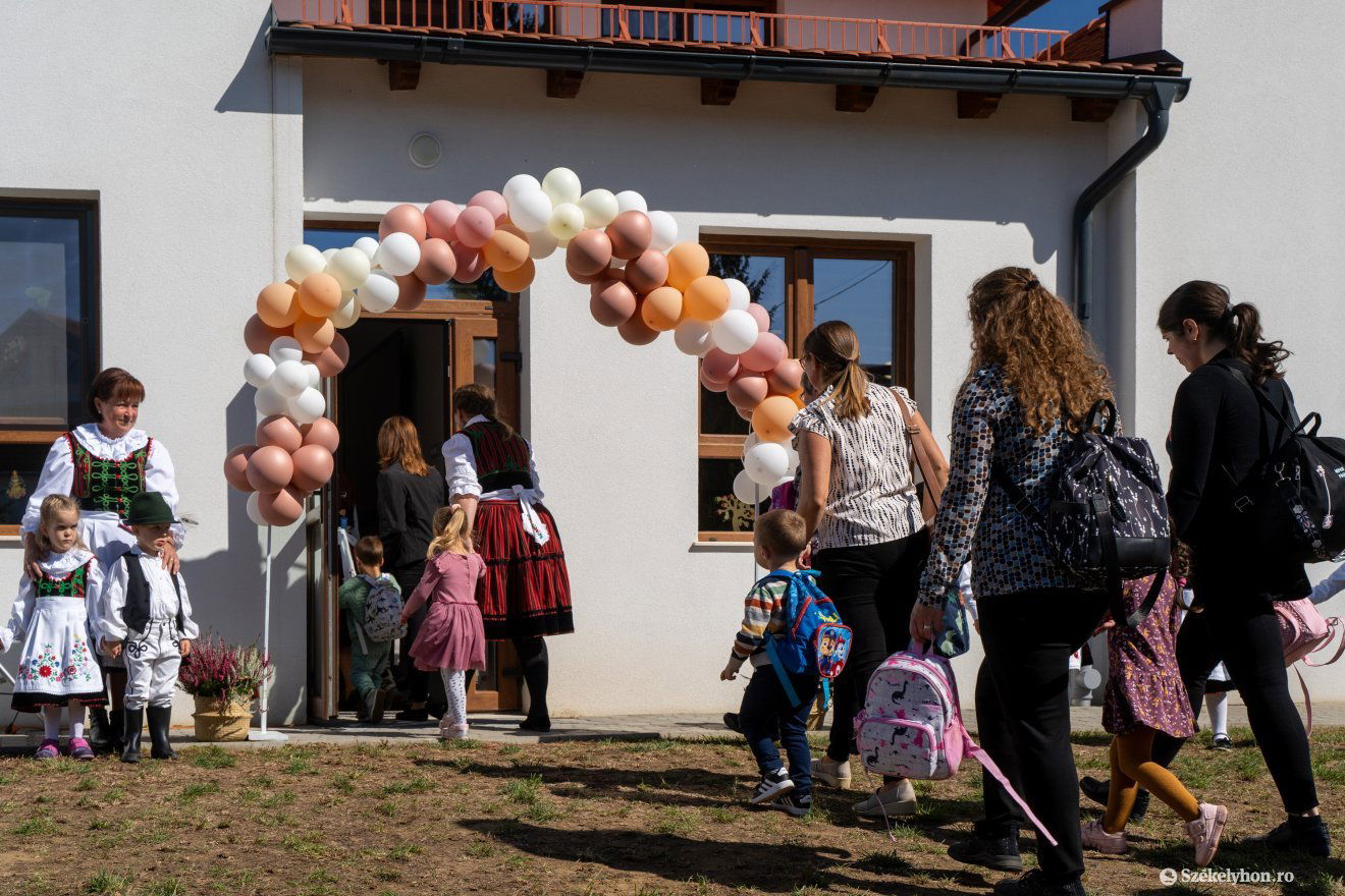 A legkisebb mezőpanitiakat befogadták az új bölcsődébe •  Fotó: Haáz Vince