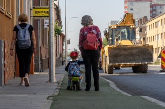 Még dolgozni kell Marosvásárhely fő útvonalának felújításán, ezért zsúfoltság várható iskolakezdéskor
