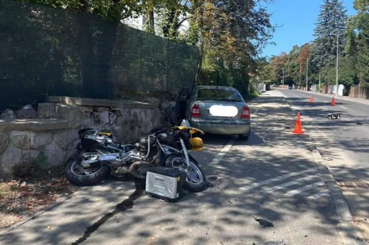 Jogosítvány nélkül vezetett, elütött egy motorost
