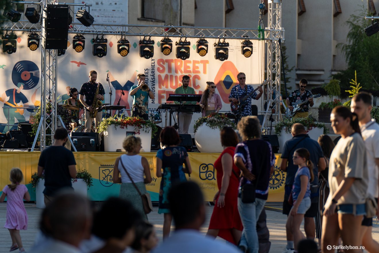 Jó volt a hangulat szombaton a Koszika koncerten is •  Fotó: Haáz Vince
