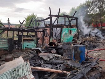 Lángra kapott egy épület Bábahalmán