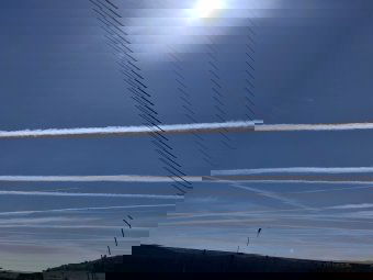 Nyugalom, van észszerű magyarázat a szokatlanul sok kondenzcsíkra