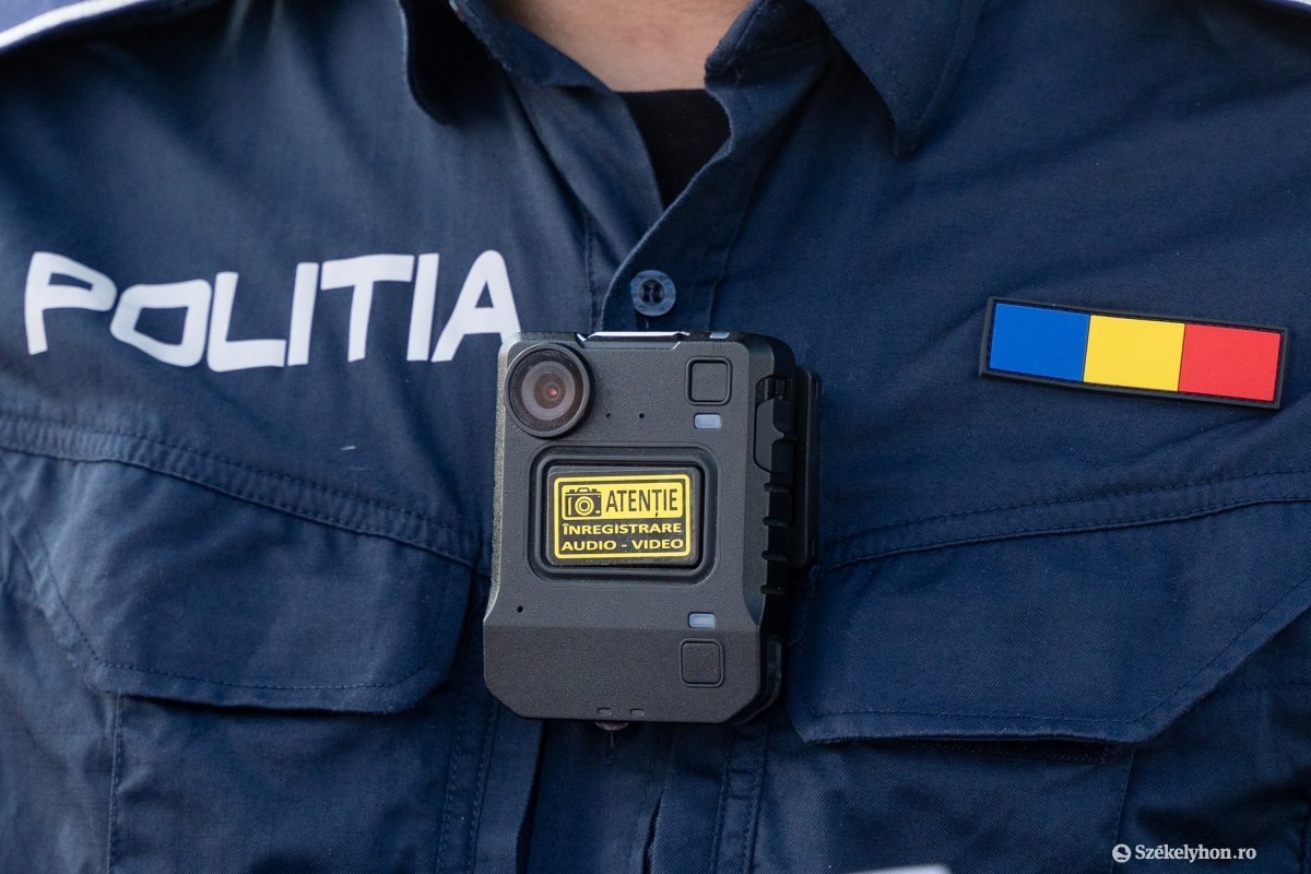 A testkamerát minden járőr kell viselje &bullet;  Fotó: Haáz Vince