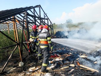 Fóliaház égett le a Maros megyei Körtvélyfáján