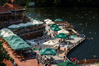 Módosították a Medve-tó strandjának nyitvatartását