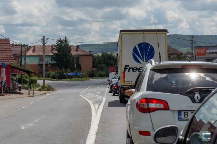 Forgalmi káosz kilátásban: kezdődik a balavásári körforgalom kialakítása