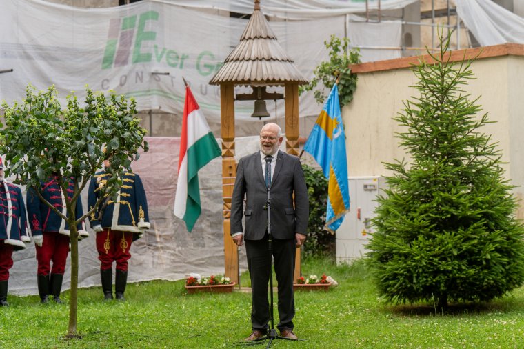 Az EP-választási kampány ,,túlterjedő zajával” magyarázza gyengébb választási eredményeit az EMSZ