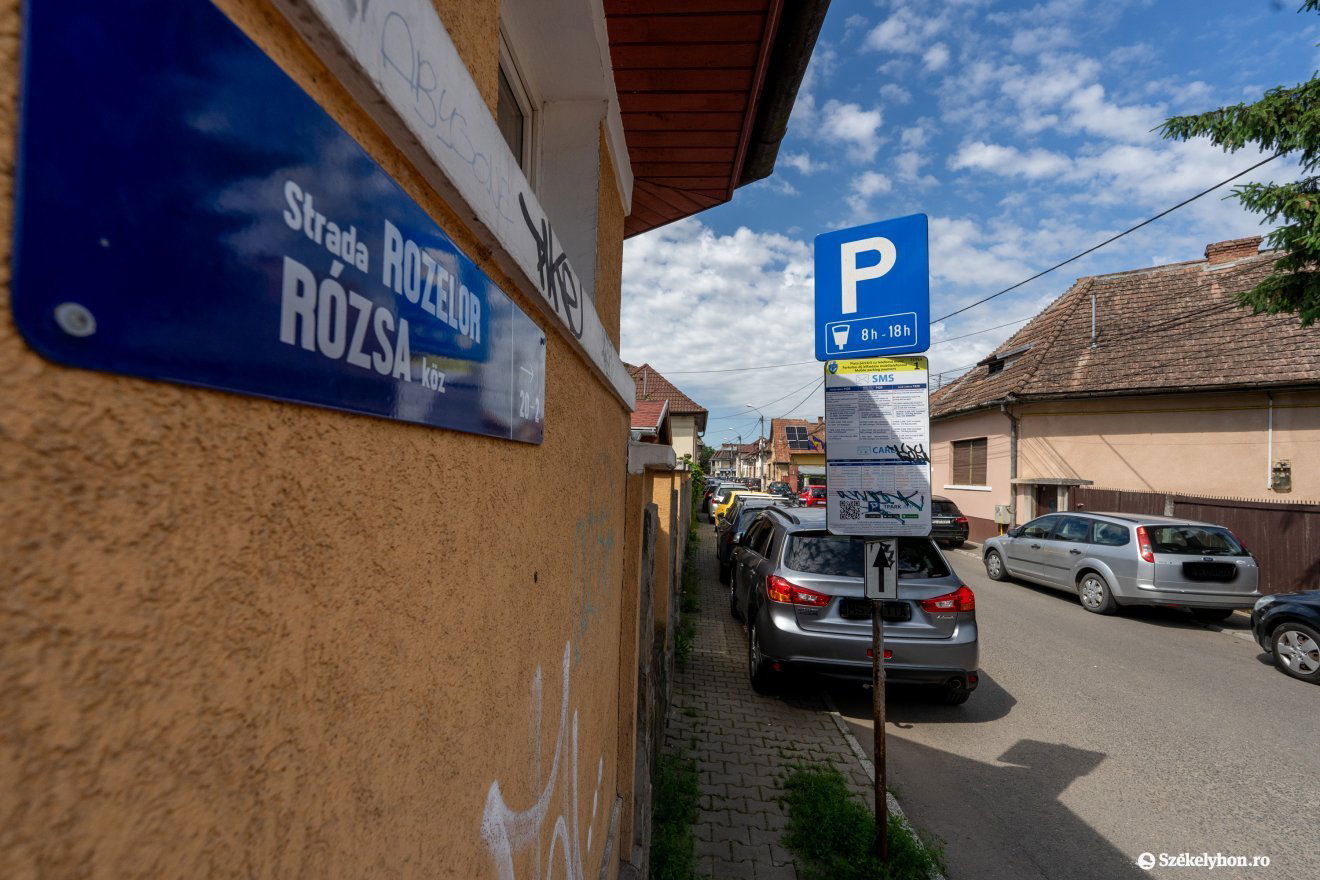Hamarosan lekerül a fizetős tábla •  Fotó: Haáz Vince