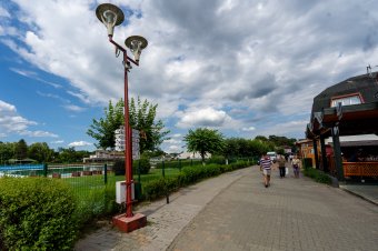Ingyenfürdőzés péntektől, új medencék hamarosan a Víkendtelepen