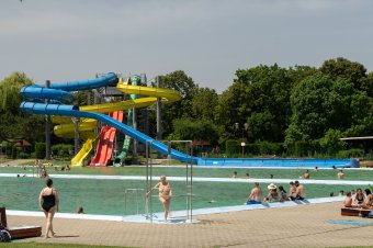 Sokan kihasználják az ingyenes fürdési lehetőséget