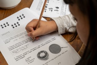 Szintfelmérő tesztet írnak a másodikosok, negyedikesek és hatodikosok, de szinte tét nélküli a megmérettetés