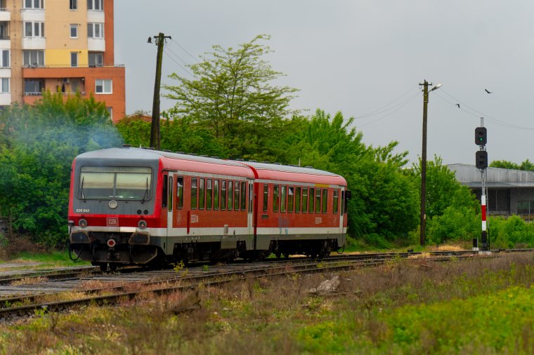 Országszerte lelassítják a vonatok haladási sebességét a rekordhőség miatt