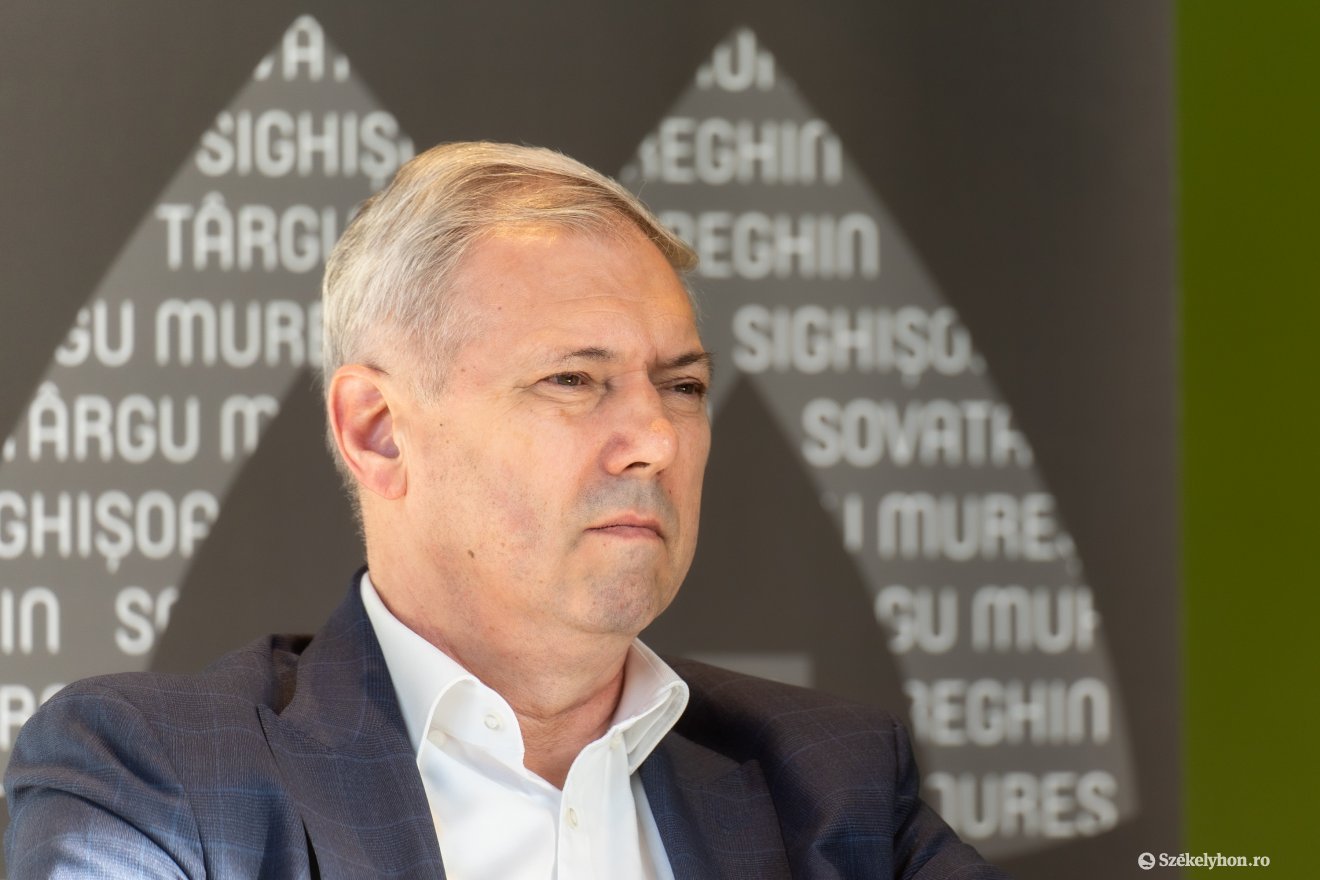 Péter Ferenc megyei tanácselnök •  Fotó: Haáz Vince