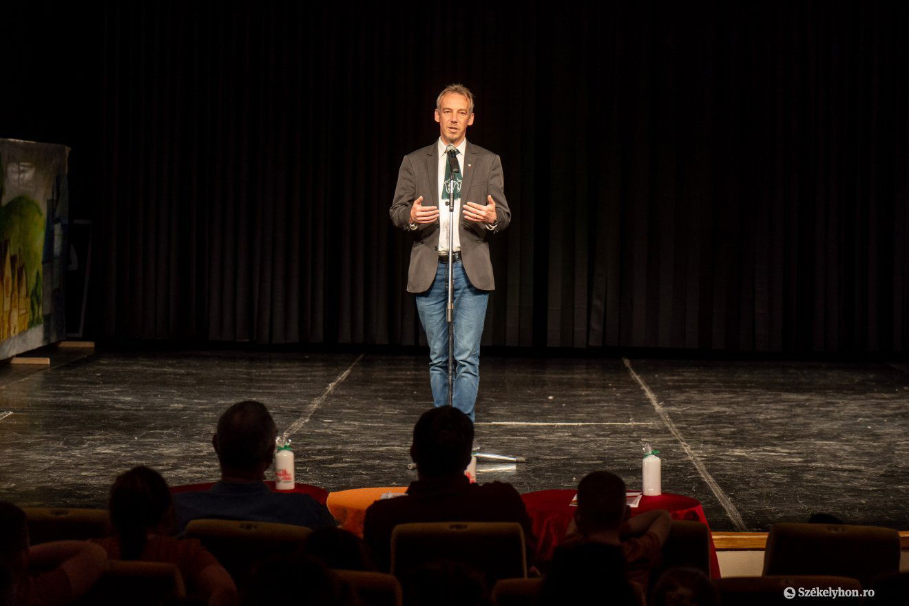 Tamási Zsolt szervező köszöntötte a résztvevőket •  Fotó: Haáz Vince