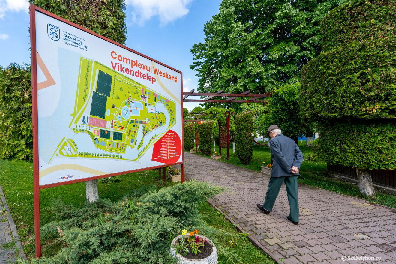 Tájékoztató tábla, hogy senki el ne tévedjen •  Fotó: Haáz Vince