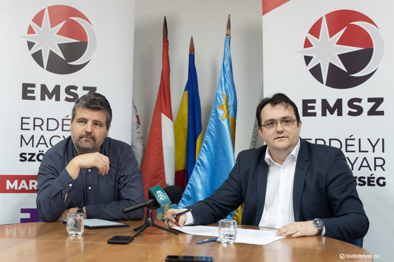 Pápai László és Kali István (balról jobbra) a keddi sajtótájékoztatón. Szerintük a helyi koalíciós lista az országos megállapodásunk szellemiségével leginkább összeegyeztethető •  Fotó: Haáz Vince