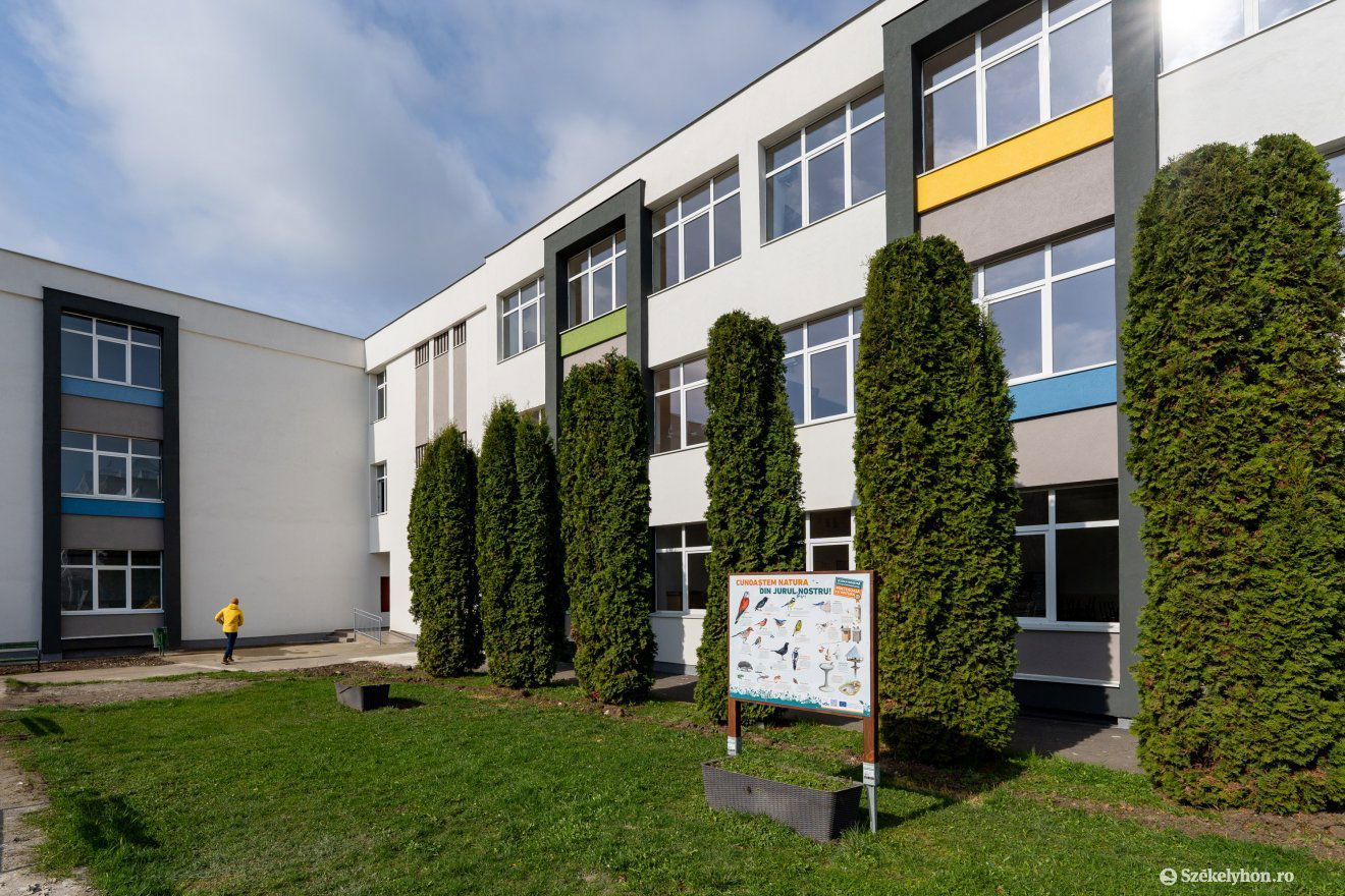 Egy korszerű iskolaépület vonzóbb a diákok számára • Fotó: Haáz Vince