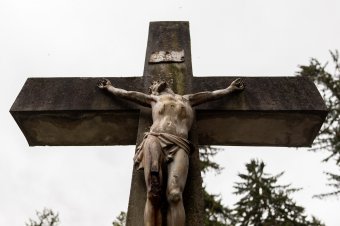 „Krisztus él! Őt kell keresnünk, Őt kell befogadnunk” – Böcskei László nagyváradi megyéspüspök húsvéti üzenete