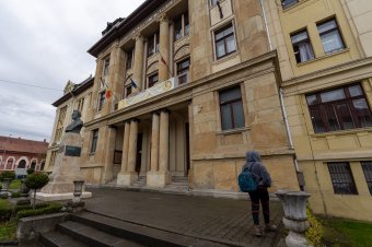 Elméletileg német tagozat, gyakorlatilag kétnyelvű