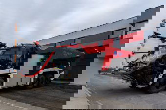 Jó, hogy lehet kapni: hatmillió lejes tűzoltóautó a marosvásárhelyi reptéren