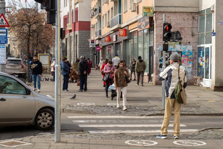 Kiderült, hogy hány másodpercet kell várniuk a marosvásárhelyieknek az okosjelzőlámpák zöld jelzésére