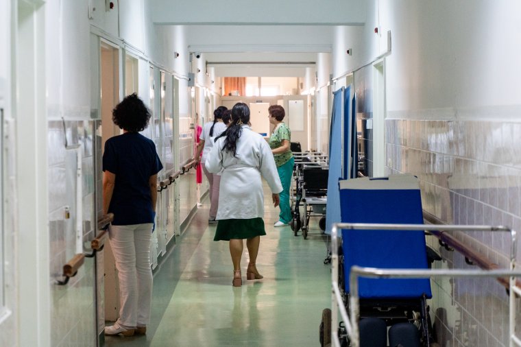 Nagyobb mértékben nő az egészségügyi asszisztensek fizetése, mint az orvosoké