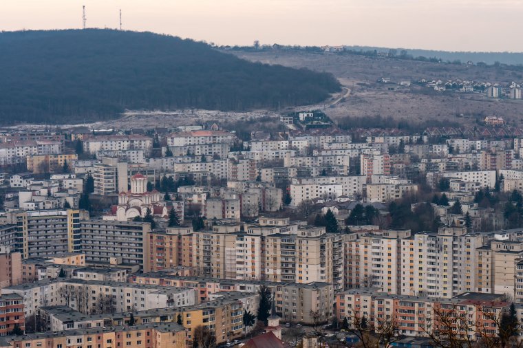 Öt házkutatást tartottak lakószövetségi sikkasztások ügyében Maros megyében