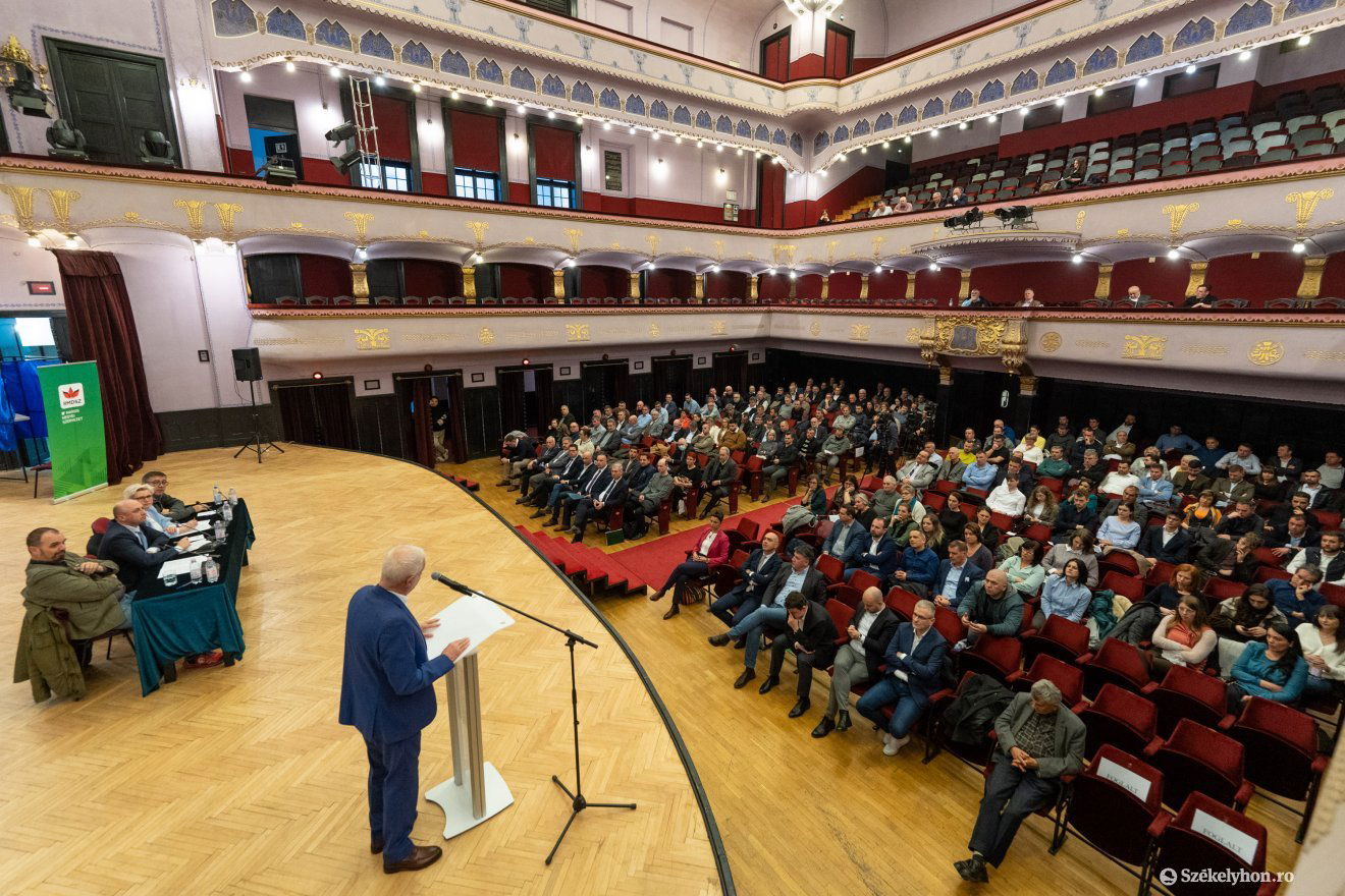 Többnyire férfiak voltak a küldöttgyűlésen •  Fotó: Haáz Vince
