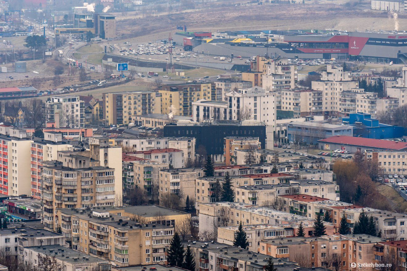 Kilenc tömbházat minősítettek veszélyeztetettnek Marosvásárhelyen • Fotó: Haáz Vince