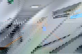 Több mint 2000 állást szabadítanak fel az egészségyügyben és a szociális ellátásban