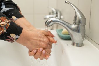 Elhalasztotta a vízszolgáltató az éjszakára tervezett munkálatokat, lesz ivóvíz Marosvásárhelyen