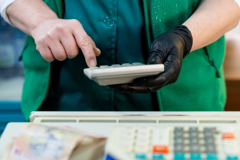 És mégis bőven rátesznek az alapélelmiszerre – büntetett az adóhatóság az árrés miatt