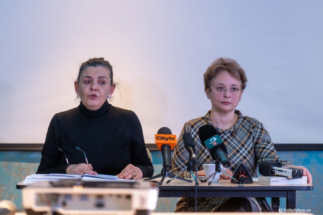 Iulia Băilă és Luminița Boitor, a Maros megyei háziorvosok képviselői •  Fotó: Haáz Vince