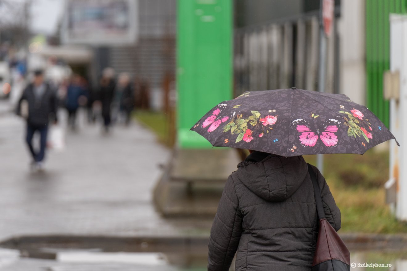 Bekuckózós idő. Szélre, esőre, havazásra figyelmeztetnek a meteorológusok