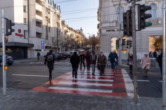 Gyalogosok a rendőrök célkeresztjében