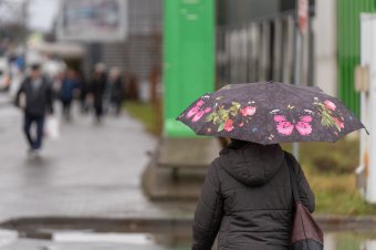 Nem szabadulunk a szeles időjárástól, eső és havazás is várható