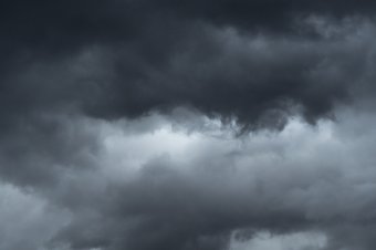 Egyelőre marad a szeles, csapadékos időjárás