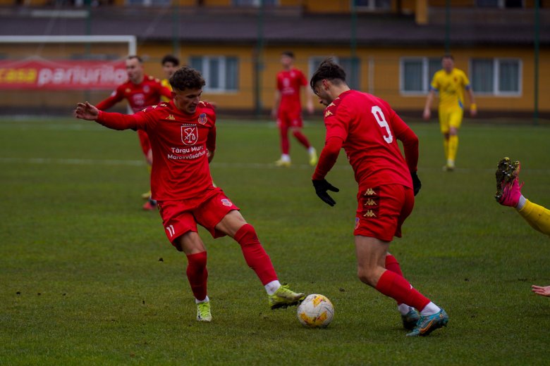 Képernyőn a Marosvásárhelyi ASA és az FK Csíkszereda női csapatának idegenbeli bajnokija