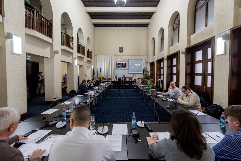 Nem korlátozzák a nyugdíjasok utazását Marosvásárhelyen, ingyenesség a városházán dolgozóknak is