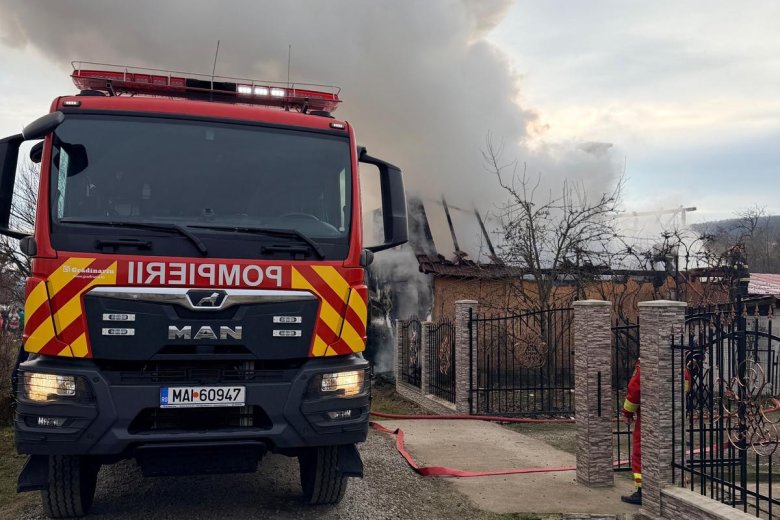 Lakóházhoz és melegházhoz riasztották a Maros megyei tűzoltókat