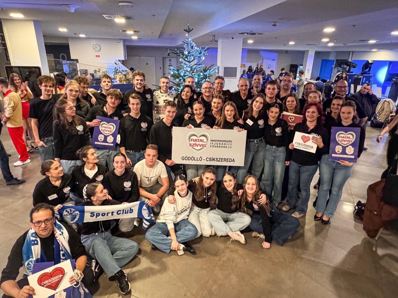 A csíkszeredai és gödöllői fiatalok •  Fotó: Korodi Attila közösségi oldala